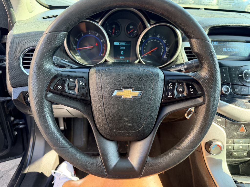 Photo 8 of this CHEVROLET CRUZE LIMITED