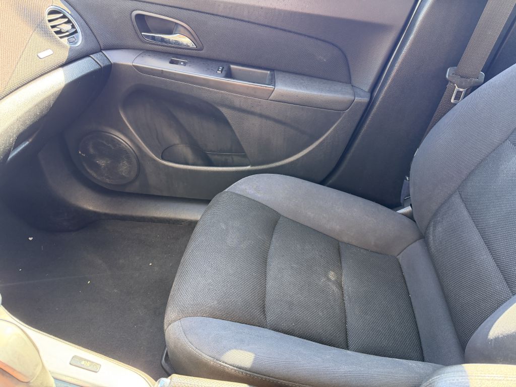Photo 10 of this CHEVROLET CRUZE LIMITED