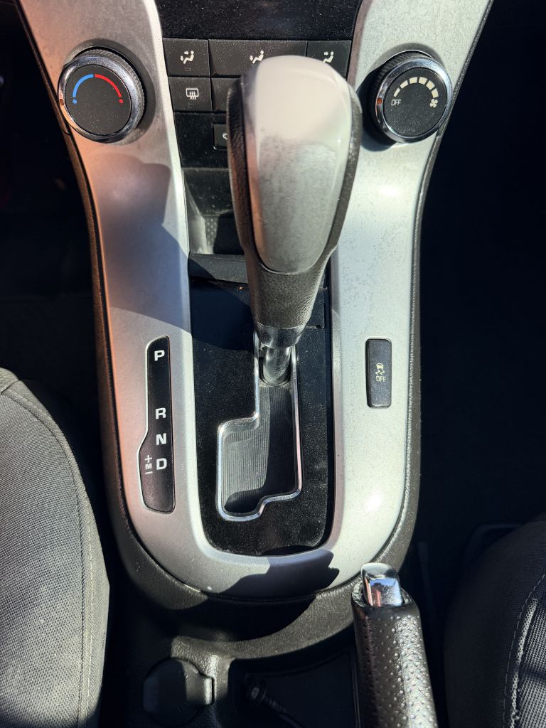 Photo 17 of this CHEVROLET CRUZE LIMITED