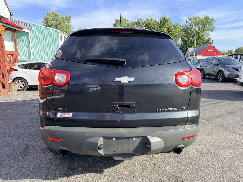Photo 4 of this CHEVROLET TRAVERSE