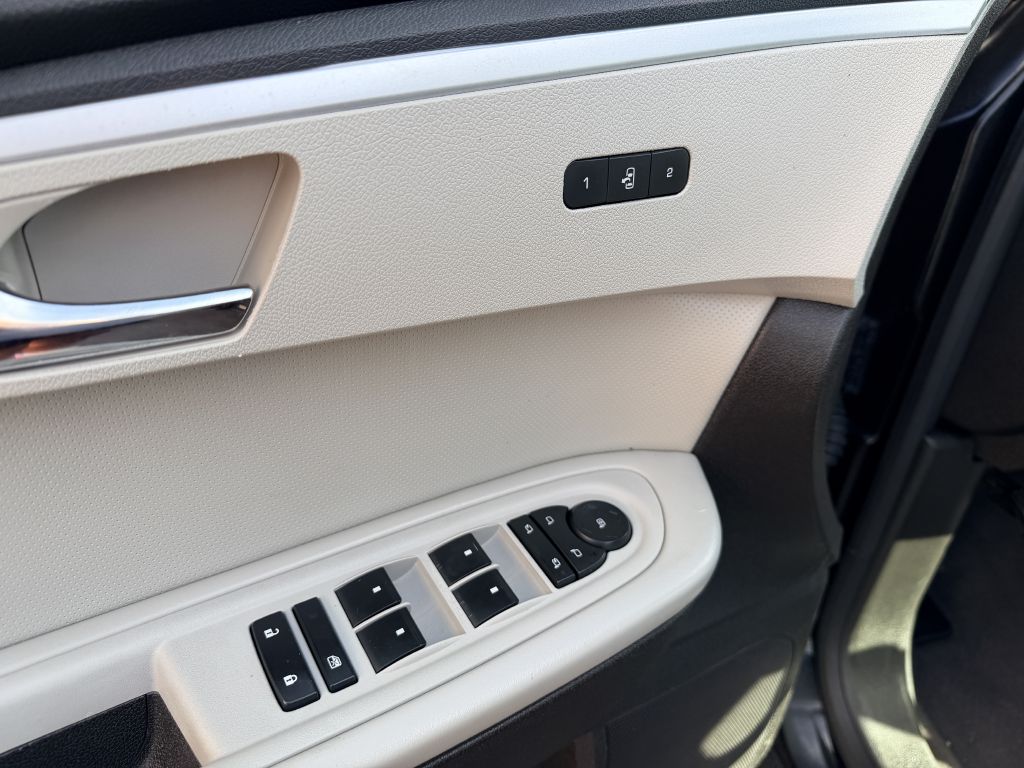 Photo 12 of this CHEVROLET TRAVERSE