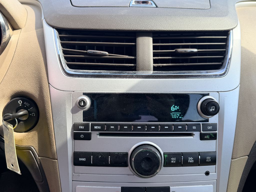 Photo 14 of this CHEVROLET MALIBU