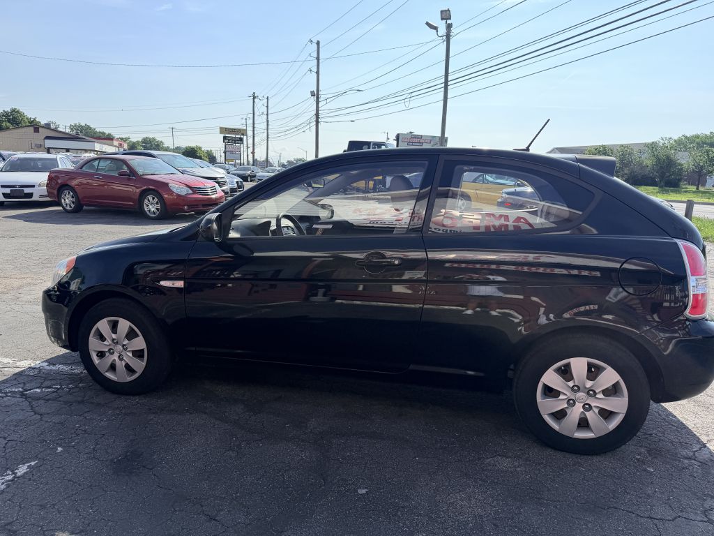 Photo 3 of this HYUNDAI ACCENT