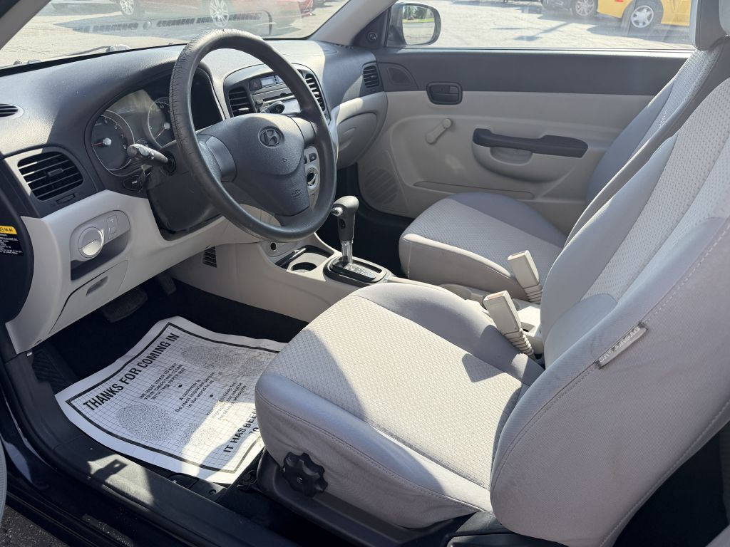 Photo 7 of this HYUNDAI ACCENT