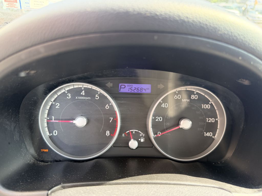 Photo 11 of this HYUNDAI ACCENT