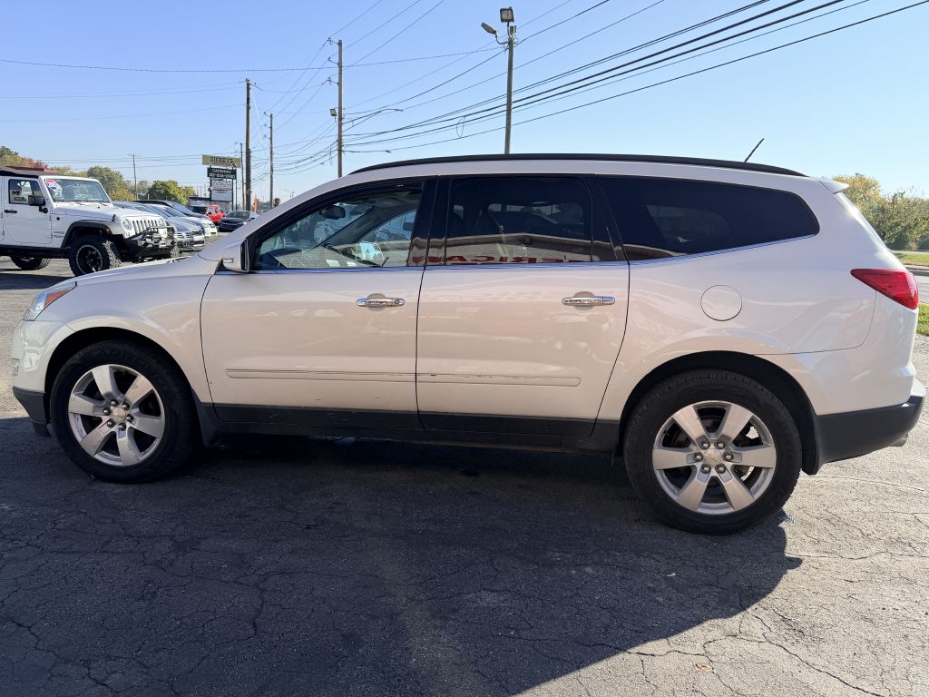 Photo 3 of this CHEVROLET TRAVERSE