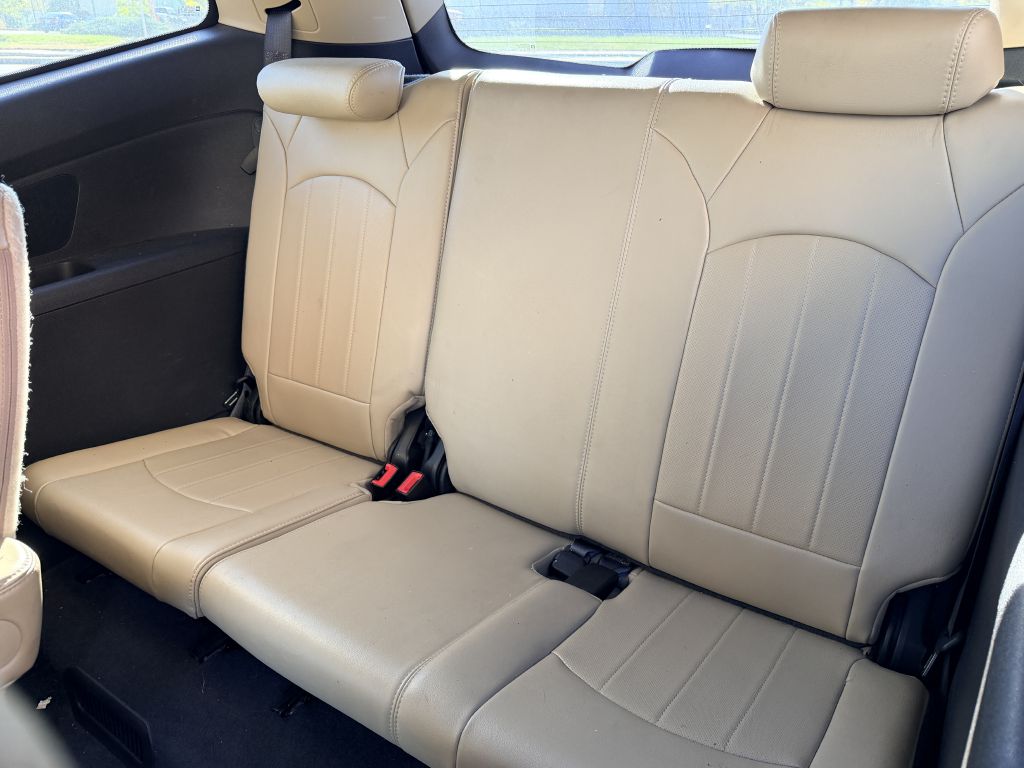 Photo 6 of this CHEVROLET TRAVERSE