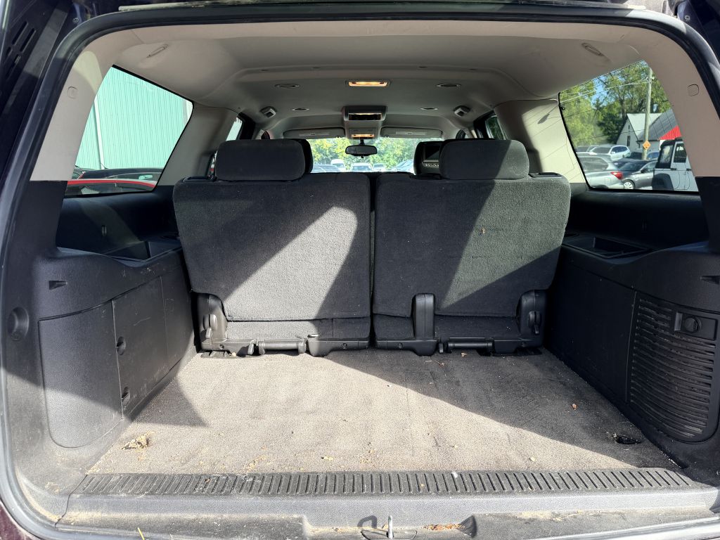 Photo 5 of this CHEVROLET SUBURBAN