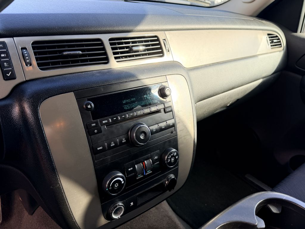 Photo 18 of this CHEVROLET SUBURBAN