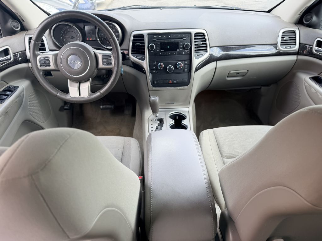 Photo 8 of this JEEP GRAND CHEROKEE