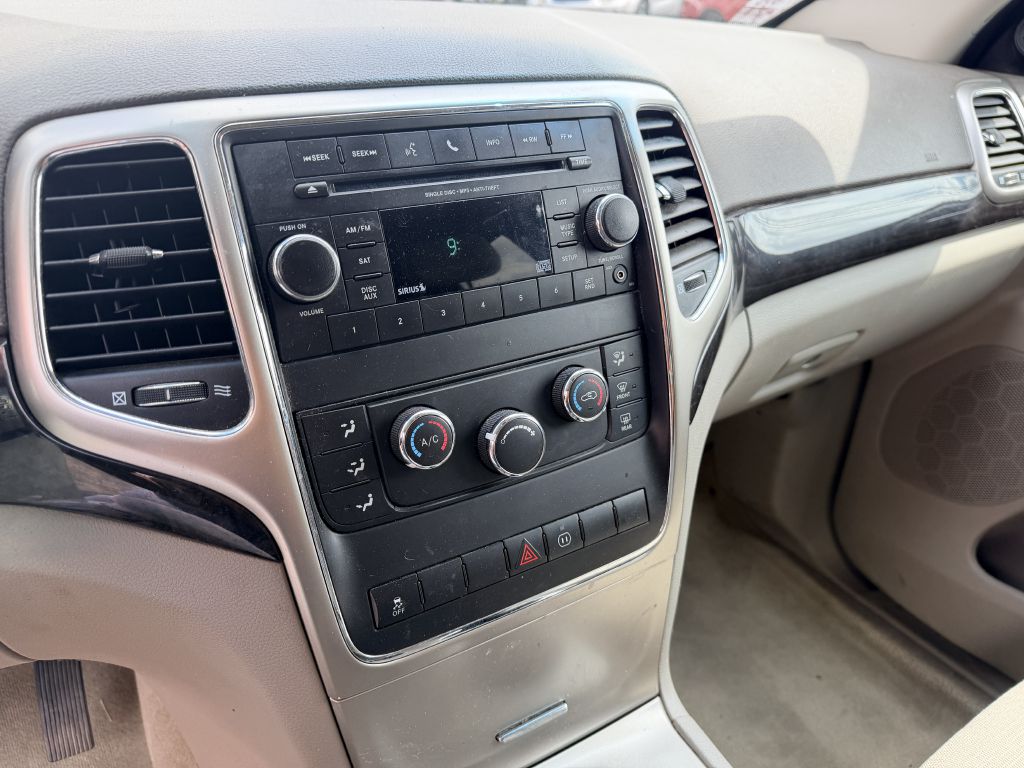 Photo 12 of this JEEP GRAND CHEROKEE