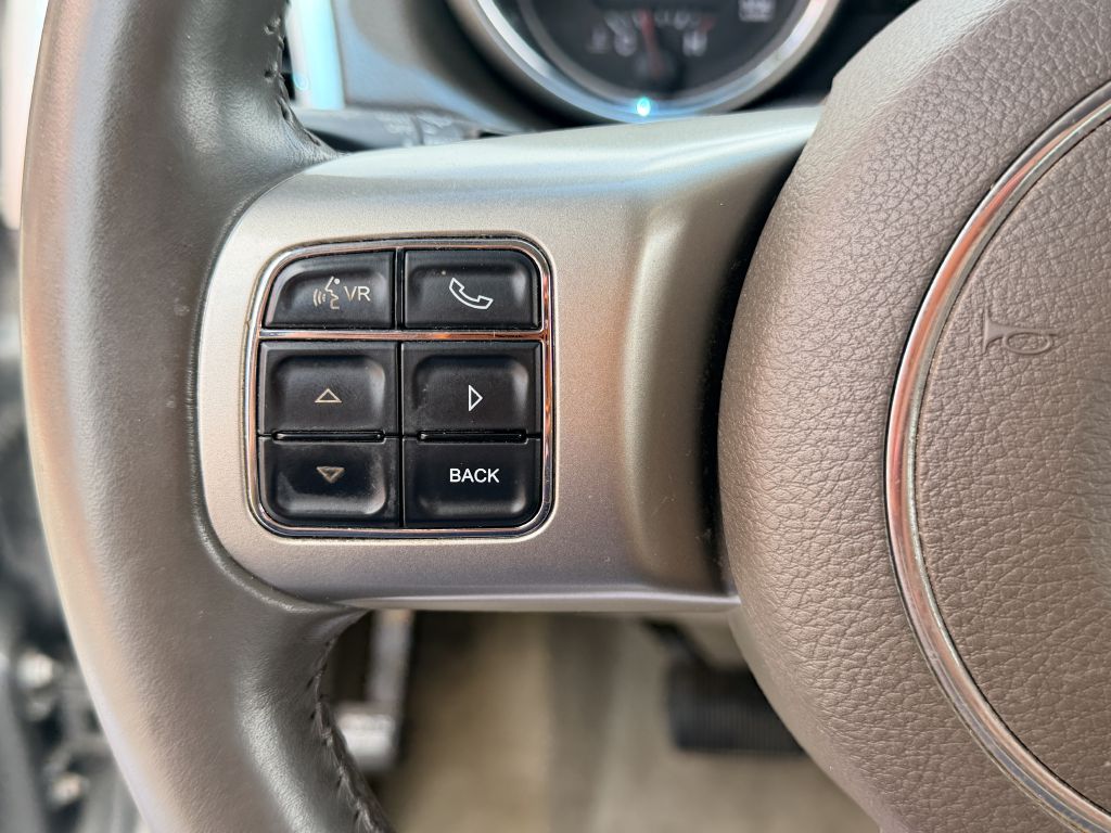 Photo 15 of this JEEP GRAND CHEROKEE