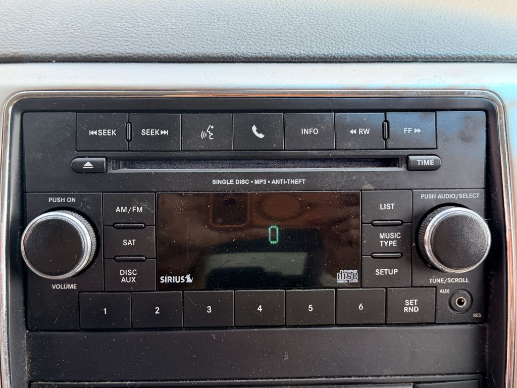 Photo 18 of this JEEP GRAND CHEROKEE