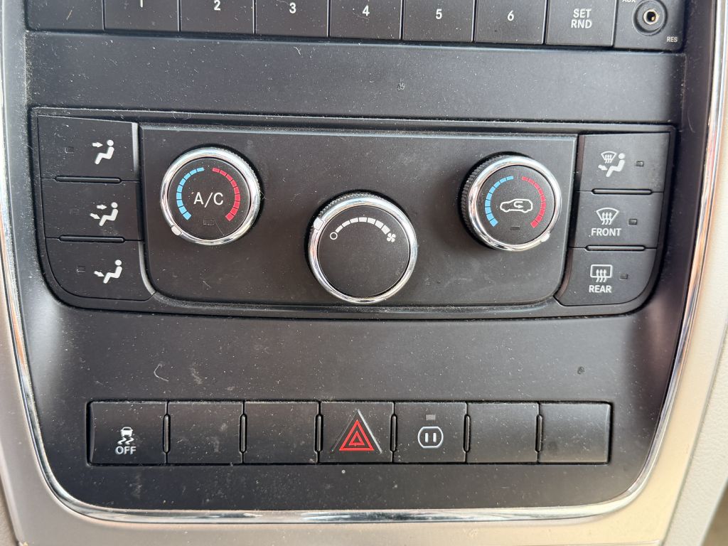 Photo 19 of this JEEP GRAND CHEROKEE