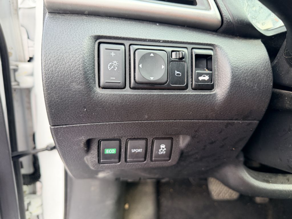 Photo 11 of this NISSAN SENTRA