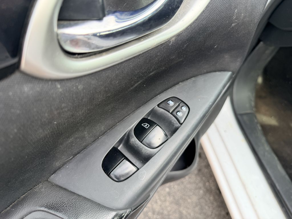 Photo 6 of this NISSAN SENTRA