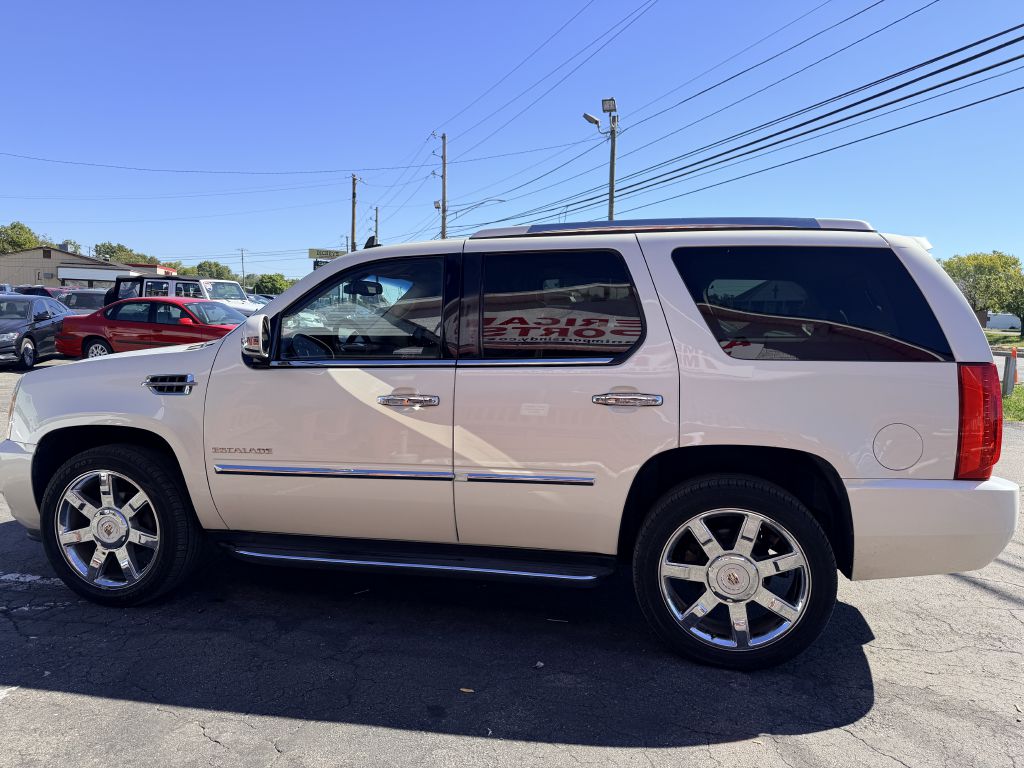 Photo 3 of this CADILLAC ESCALADE