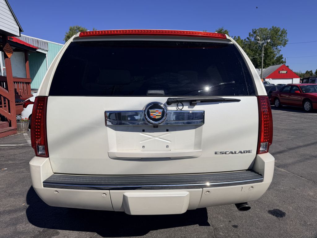 Photo 4 of this CADILLAC ESCALADE