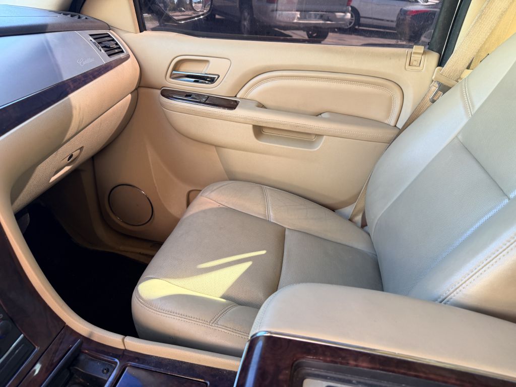 Photo 15 of this CADILLAC ESCALADE