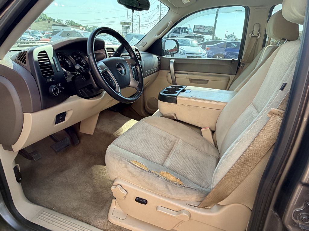 Photo 8 of this GMC SIERRA 1500