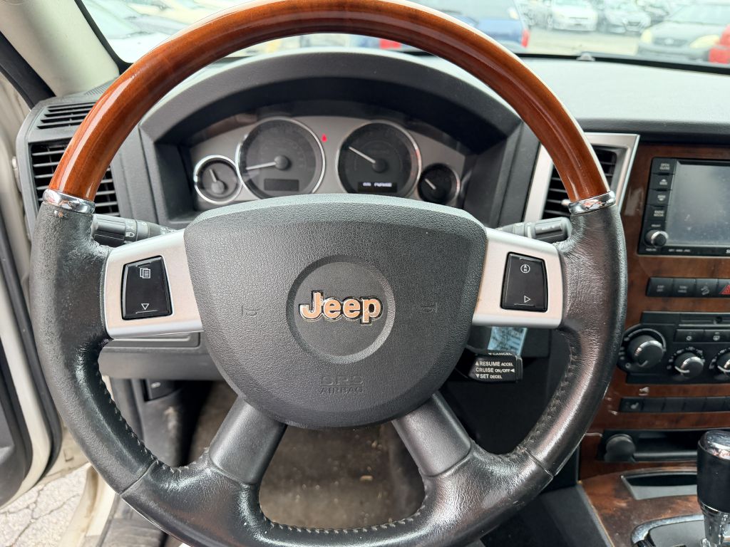 Photo 11 of this JEEP GRAND CHEROKEE