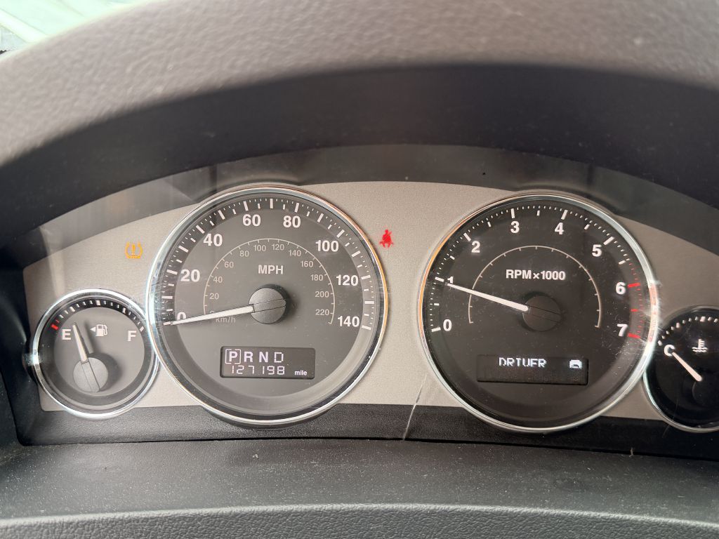Photo 18 of this JEEP GRAND CHEROKEE