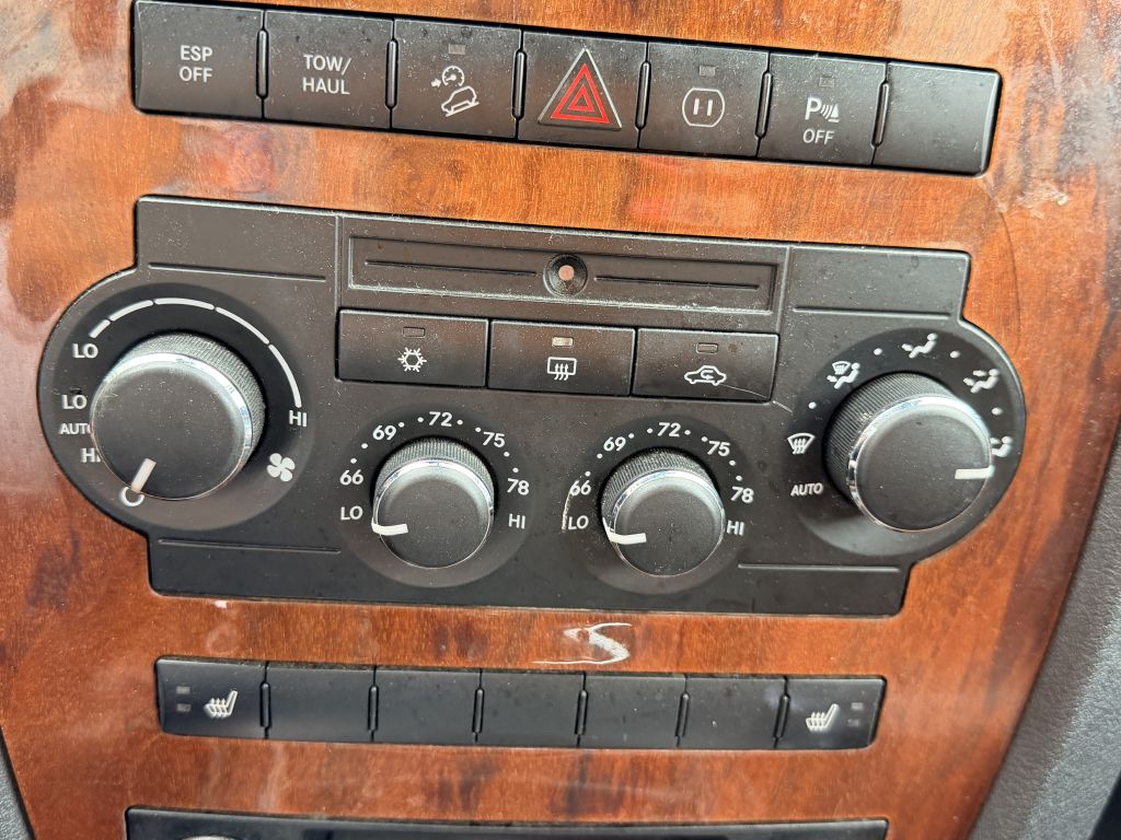 Photo 20 of this JEEP GRAND CHEROKEE