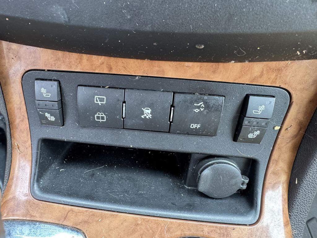 Photo 21 of this BUICK ENCLAVE