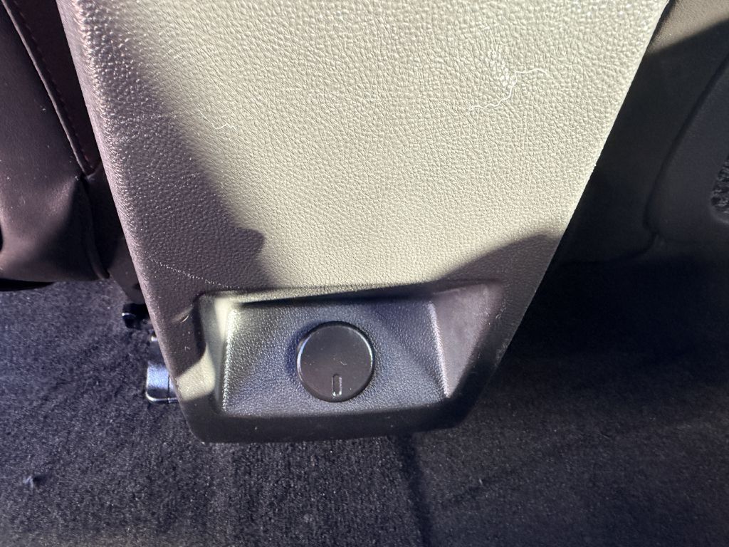 Photo 7 of this GMC TERRAIN