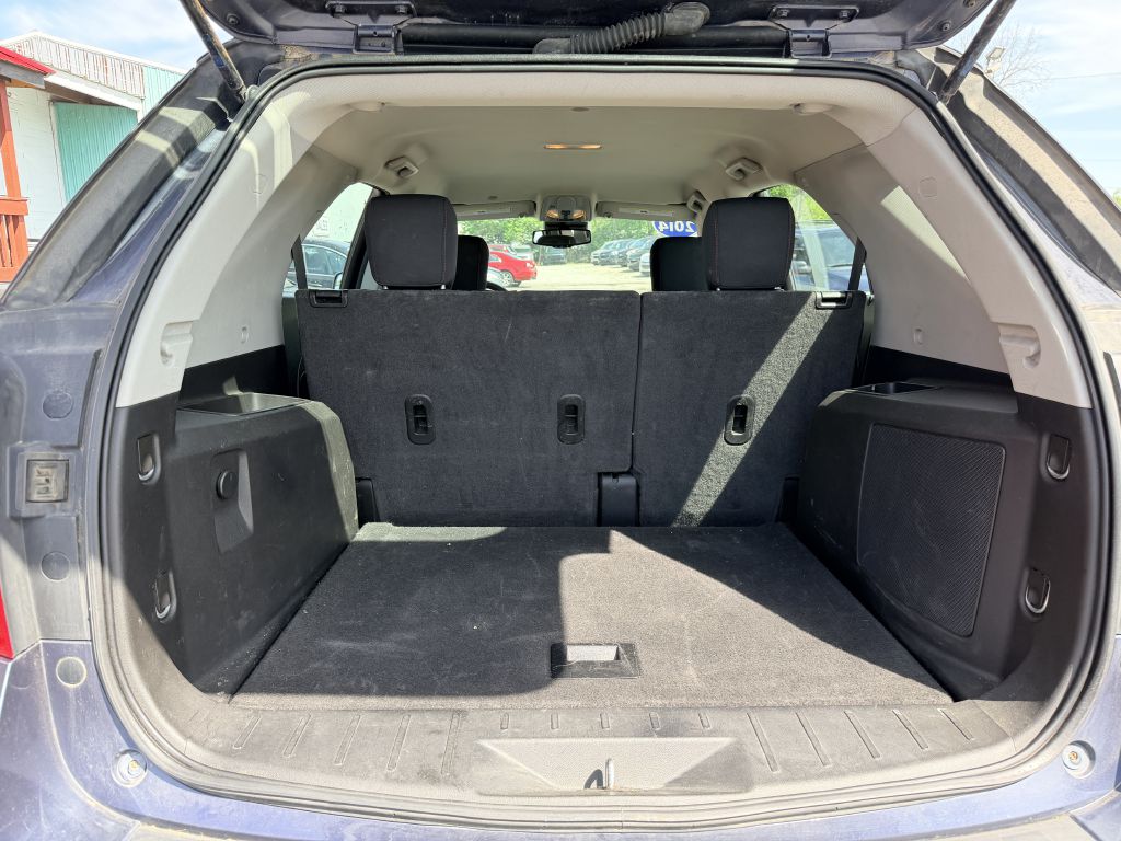 Photo 5 of this CHEVROLET EQUINOX