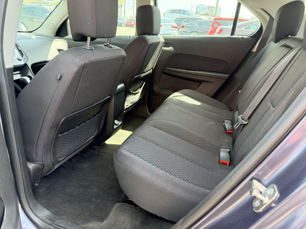 Photo 6 of this CHEVROLET EQUINOX