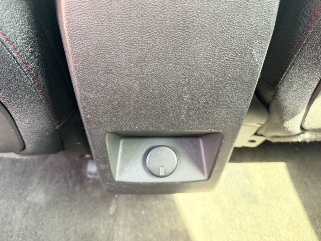 Photo 7 of this CHEVROLET EQUINOX