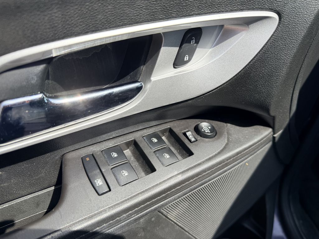Photo 9 of this CHEVROLET EQUINOX