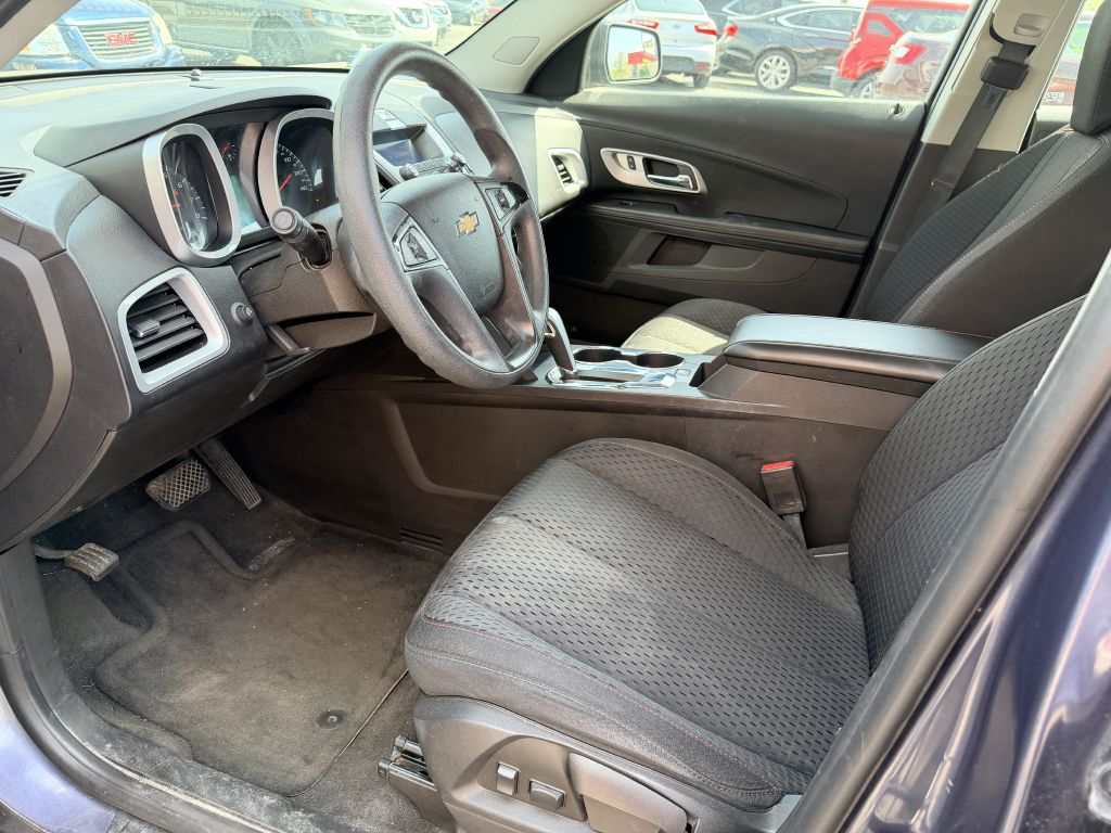 Photo 10 of this CHEVROLET EQUINOX