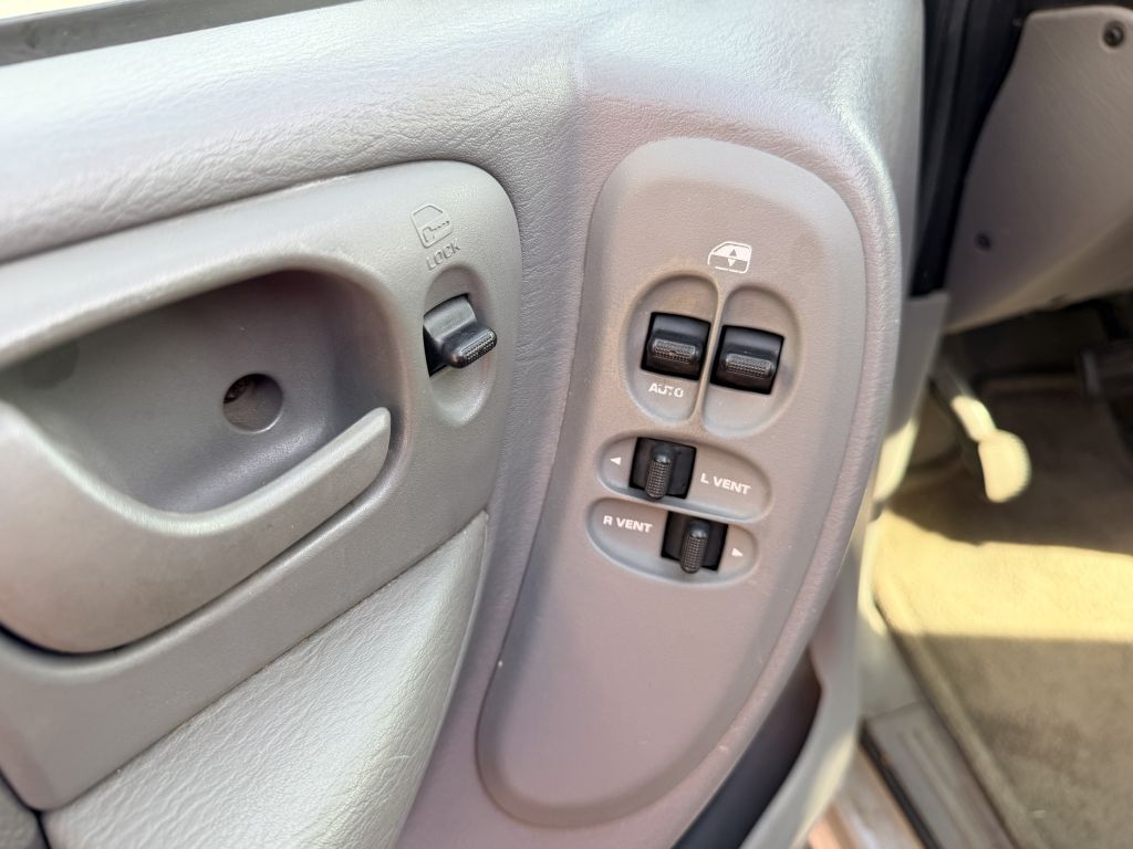 Photo 8 of this DODGE GRAND CARAVAN