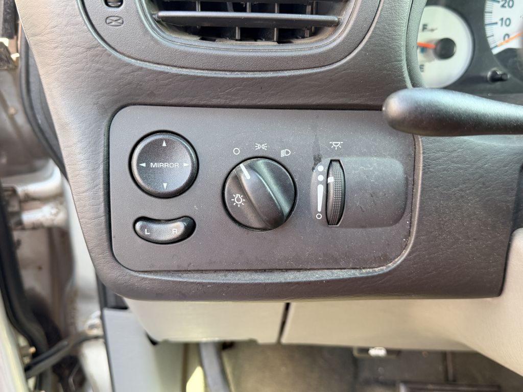 Photo 13 of this DODGE GRAND CARAVAN