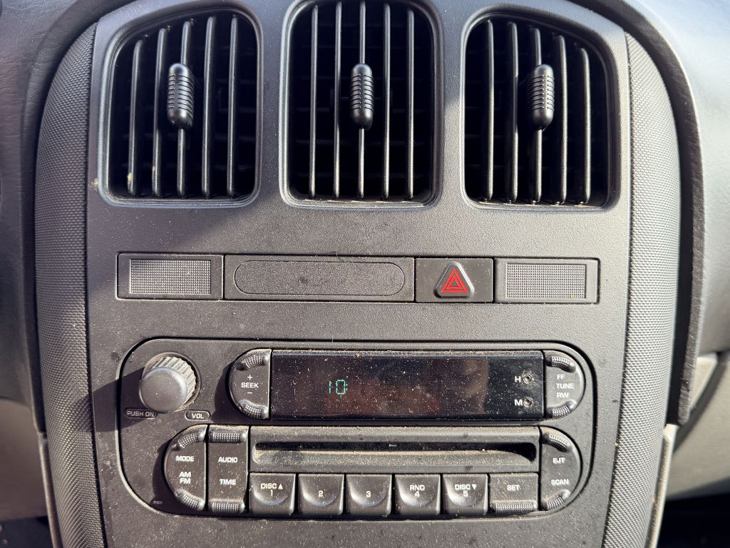 Photo 17 of this DODGE GRAND CARAVAN