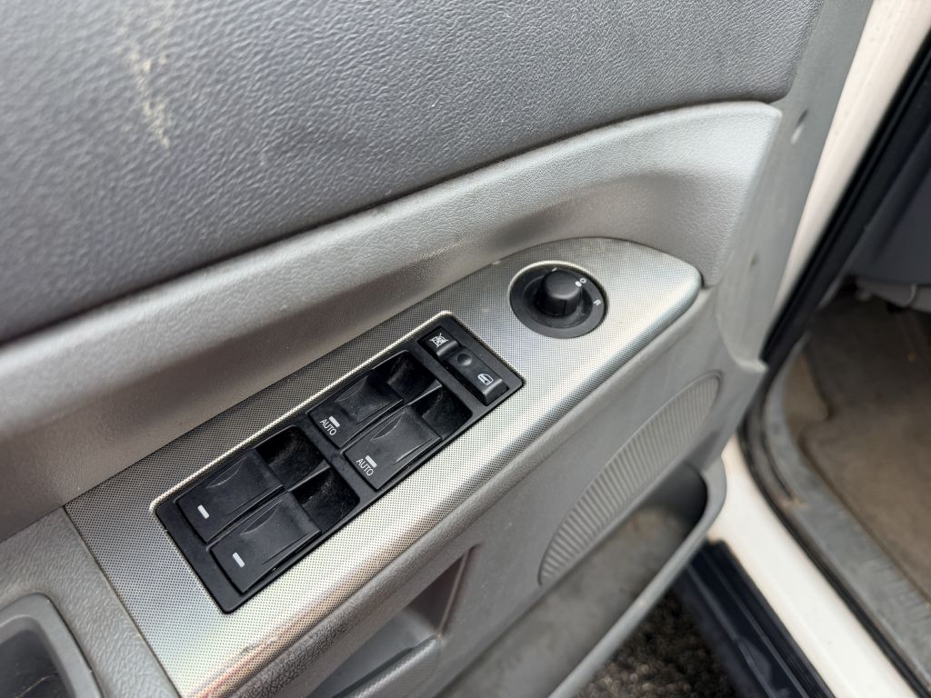Photo 7 of this JEEP GRAND CHEROKEE