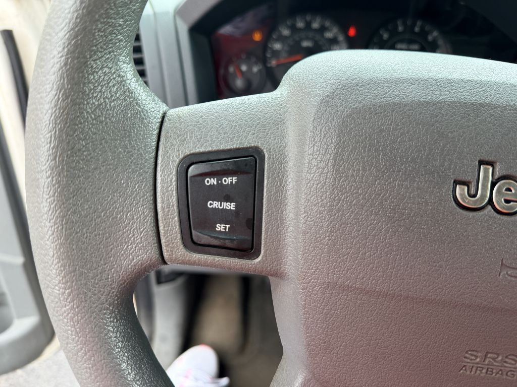 Photo 11 of this JEEP GRAND CHEROKEE