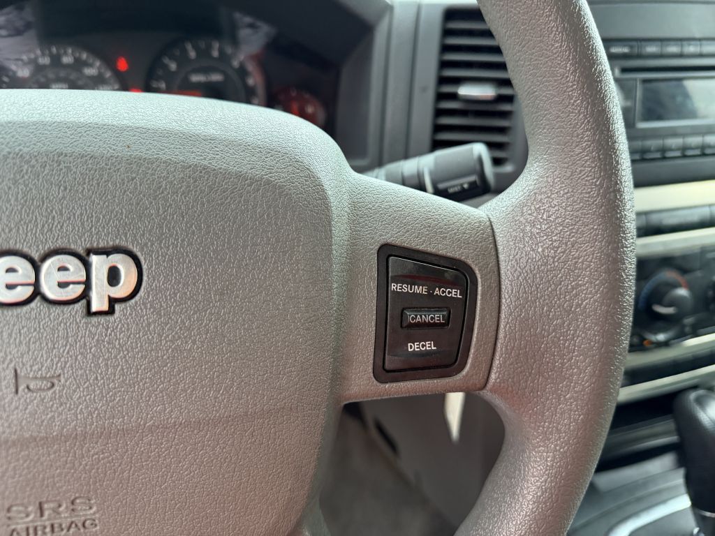 Photo 12 of this JEEP GRAND CHEROKEE