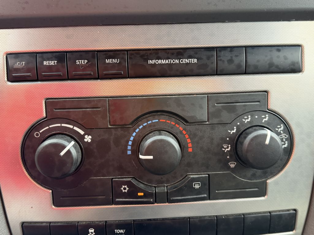 Photo 15 of this JEEP GRAND CHEROKEE