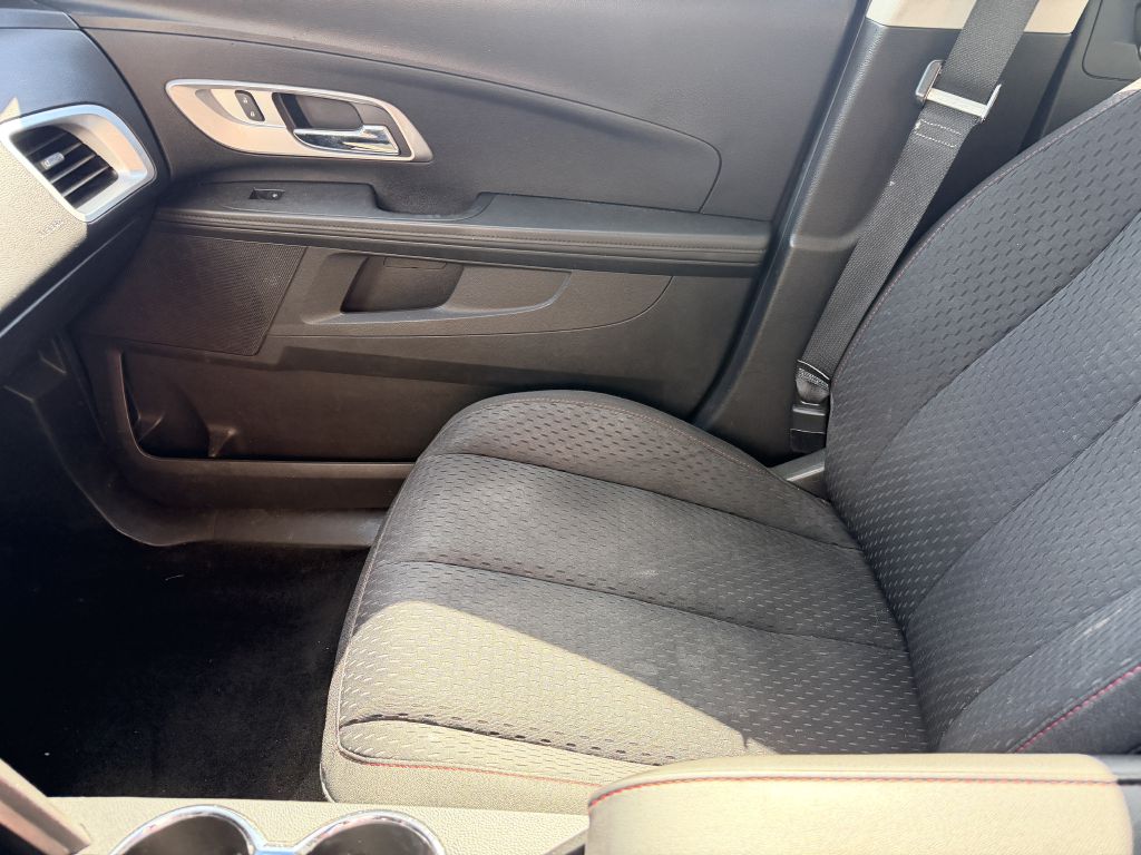 Photo 11 of this CHEVROLET EQUINOX