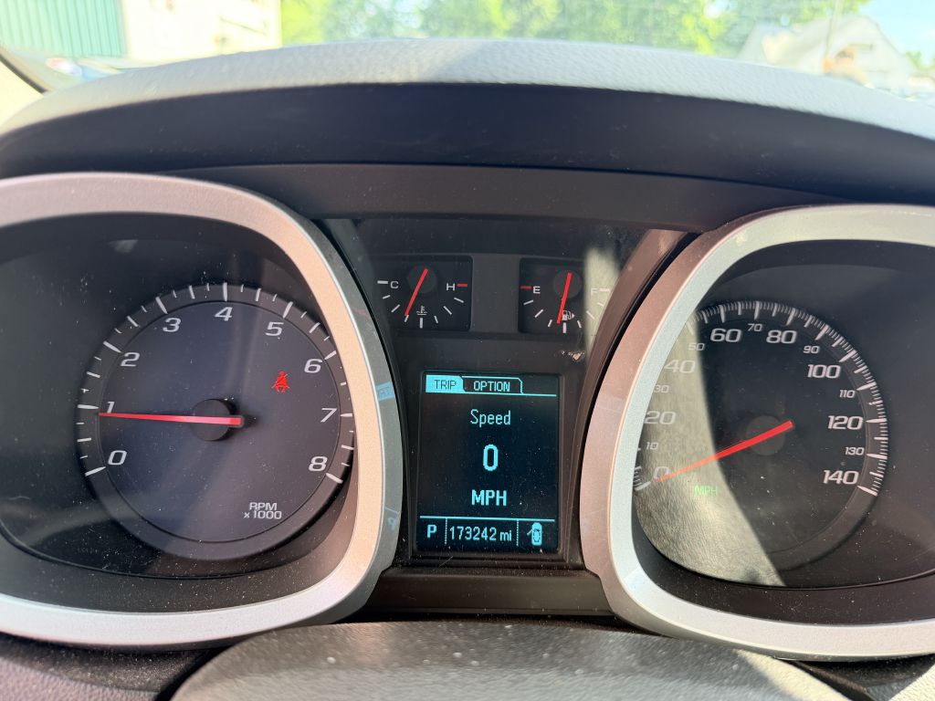 Photo 14 of this CHEVROLET EQUINOX