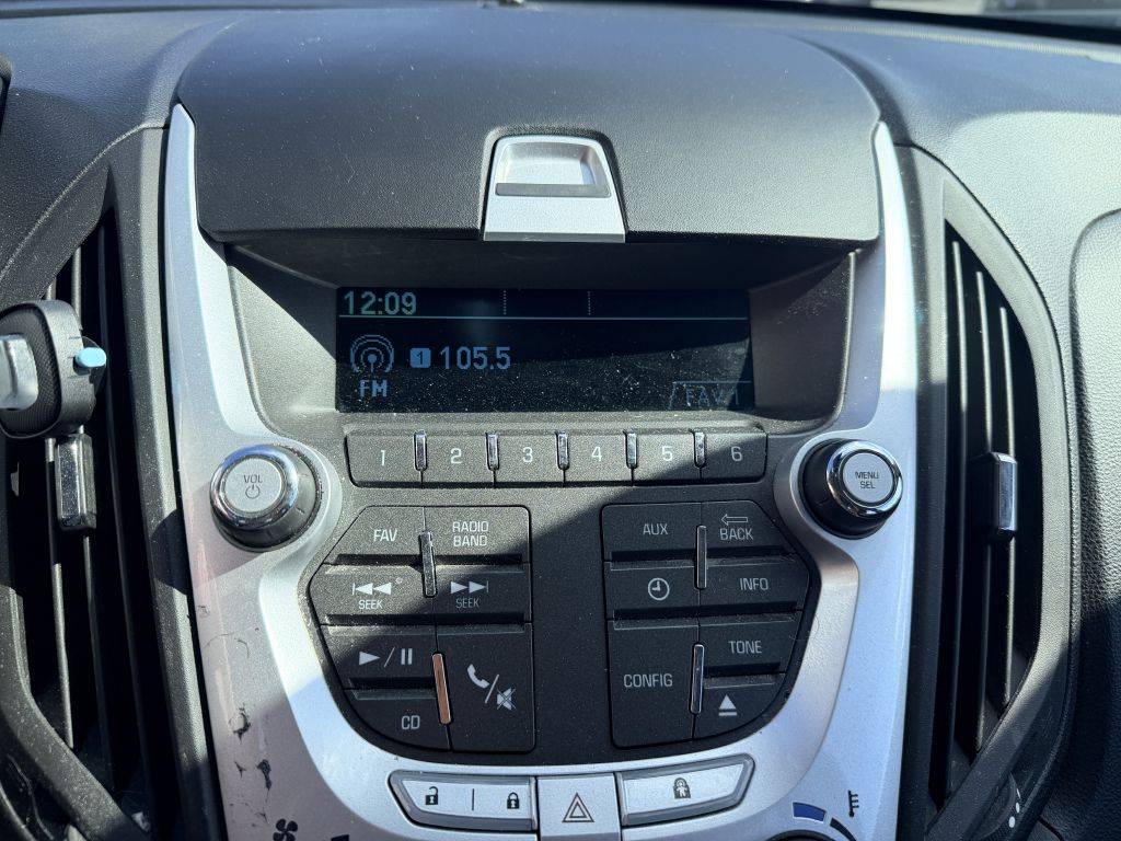 Photo 15 of this CHEVROLET EQUINOX