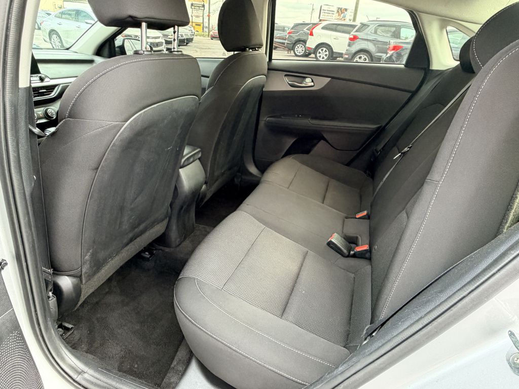 Photo 5 of this KIA FORTE