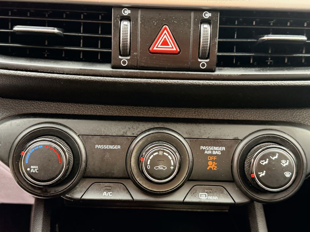 Photo 17 of this KIA FORTE