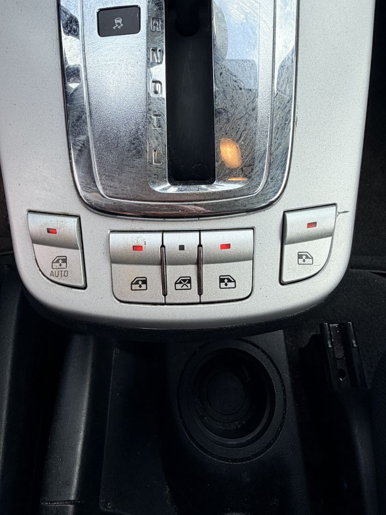 Photo 20 of this PONTIAC TORRENT