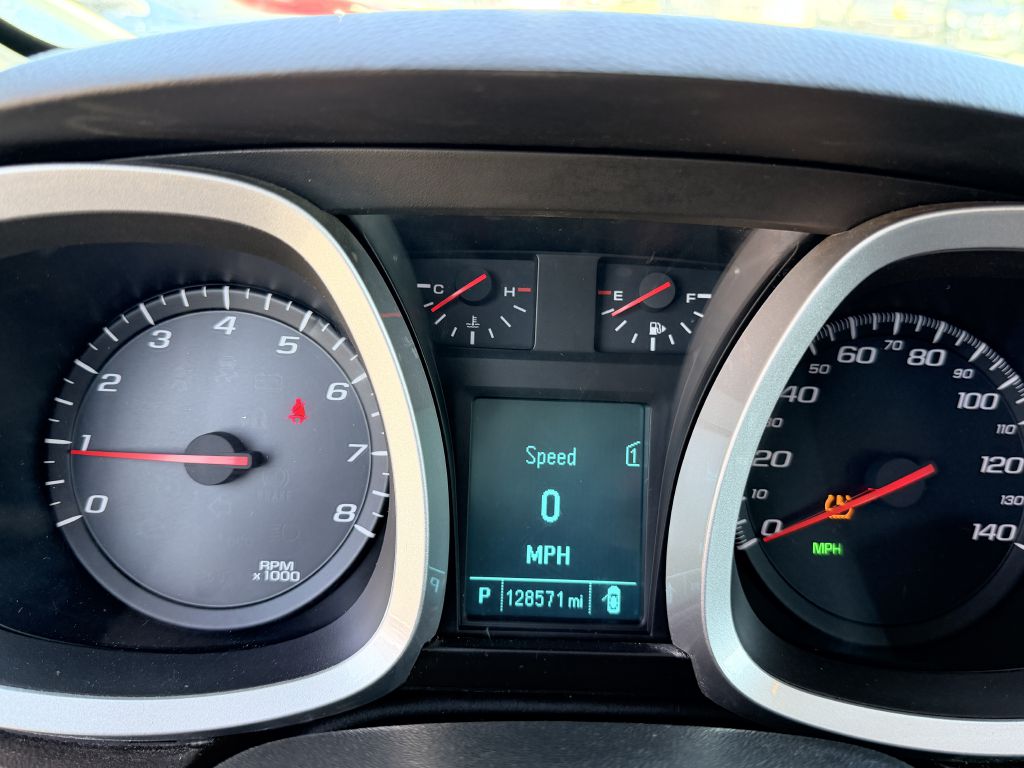 Photo 15 of this CHEVROLET EQUINOX