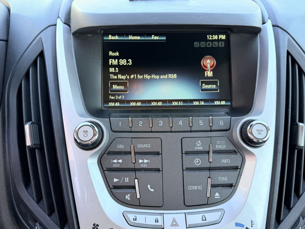 Photo 16 of this CHEVROLET EQUINOX