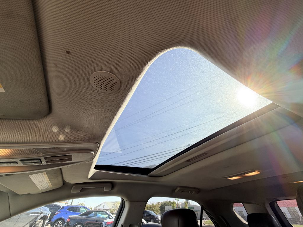 Photo 20 of this CHEVROLET EQUINOX